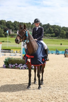 Siobhan Davies & Lyra win Junior Club 90cm Final